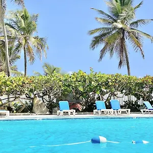 Kasa Ocean Breeze Beachfront Pool , San Juan Puerto Rico